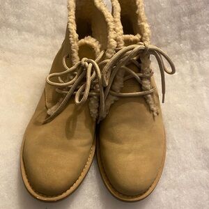Cozy Lace-Up Boots for Women